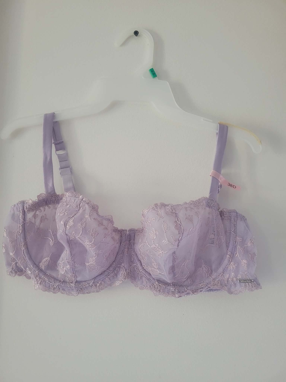 La Vie En Rose Lace Underwire Bra in Lavender